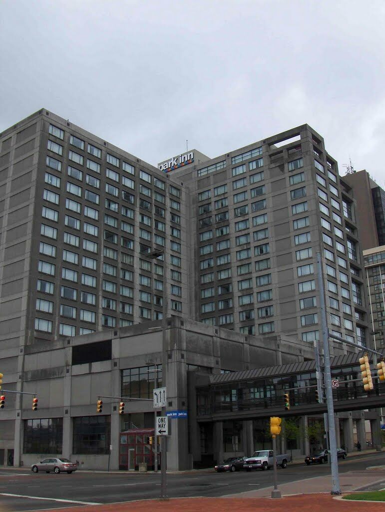 Hilton Garden Inn Toledo Downtown Exterior photo